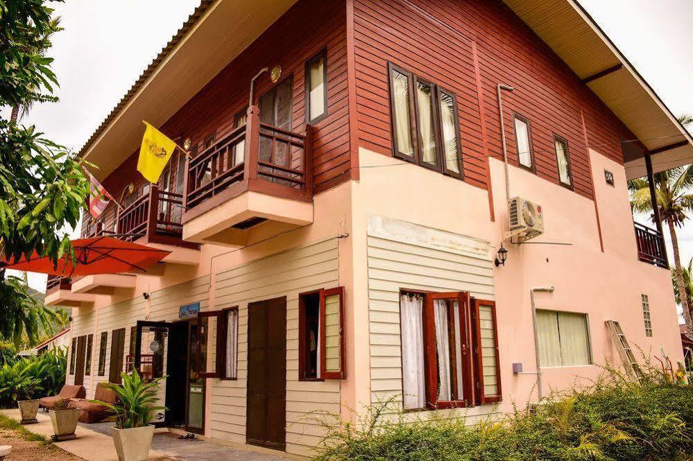 Love Station Hostel Баан-Тай Екстер'єр фото