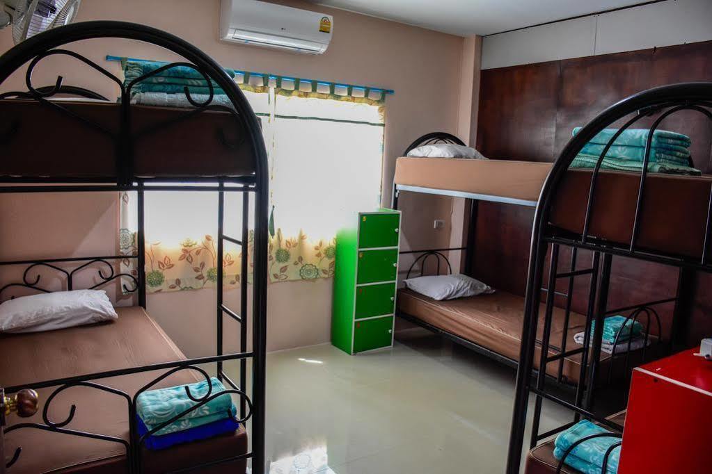 Love Station Hostel Баан-Тай Екстер'єр фото