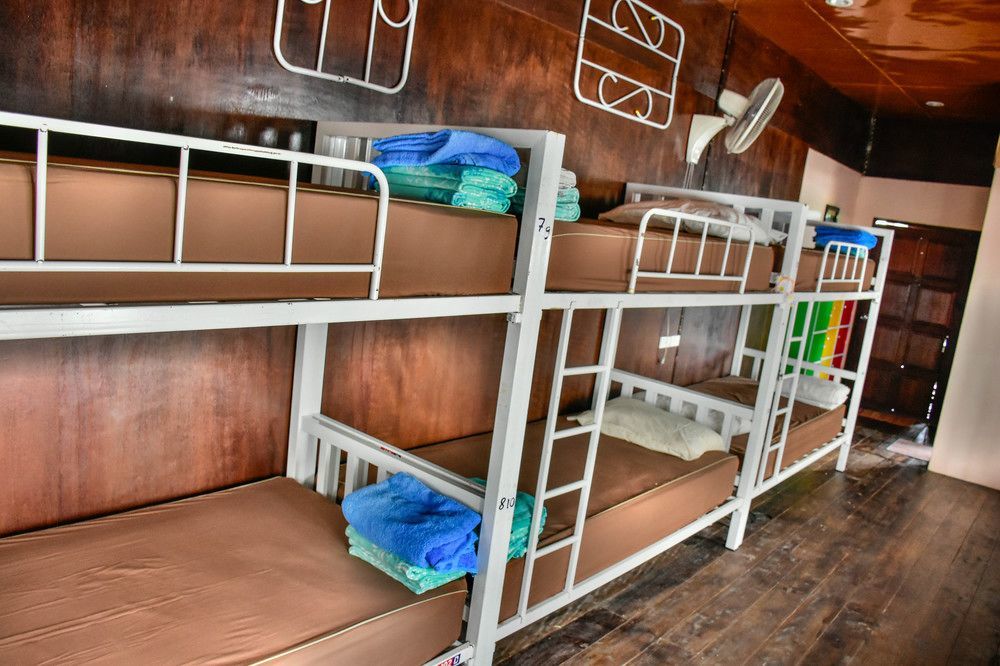 Love Station Hostel Баан-Тай Екстер'єр фото