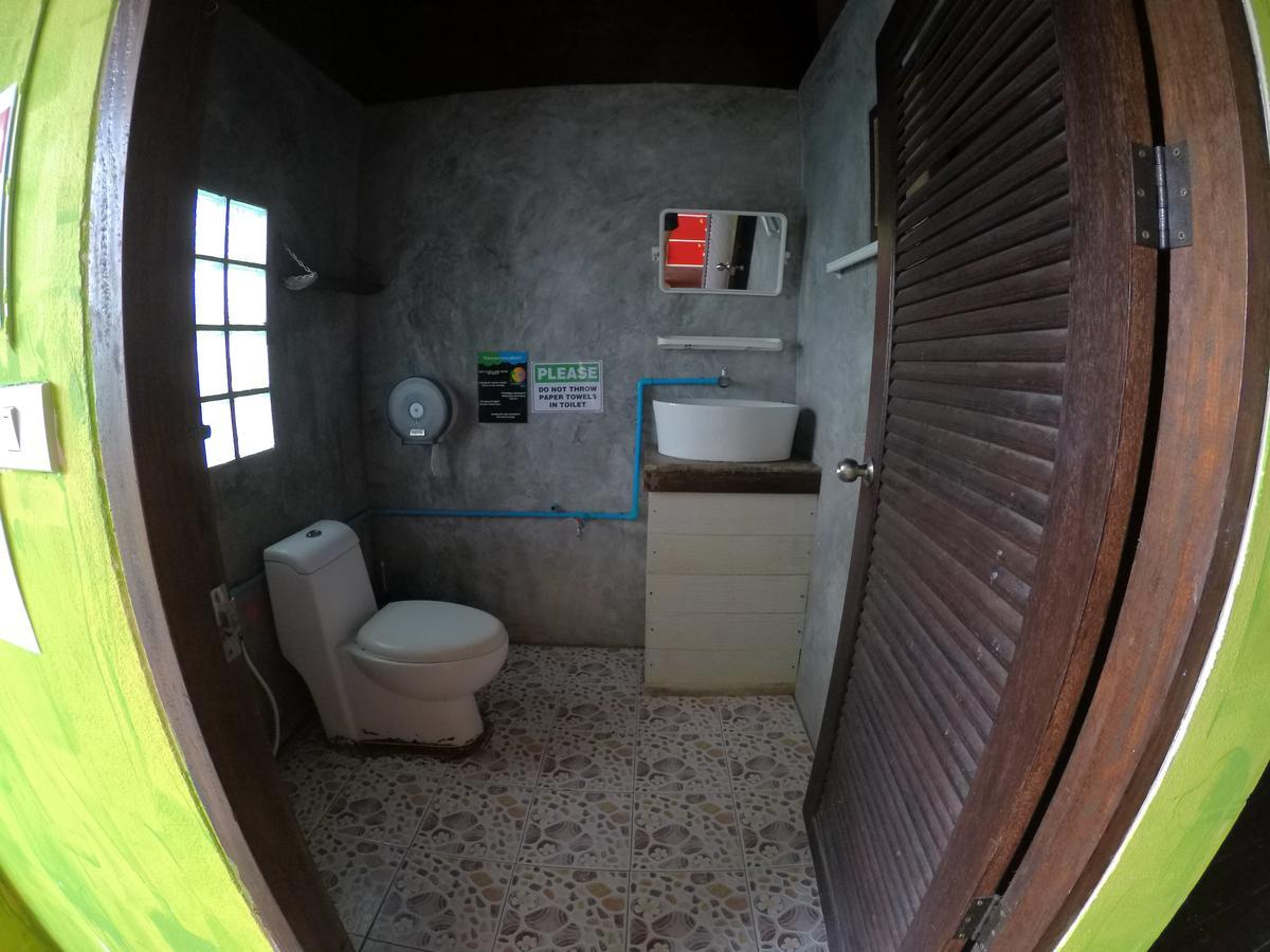 Love Station Hostel Баан-Тай Екстер'єр фото
