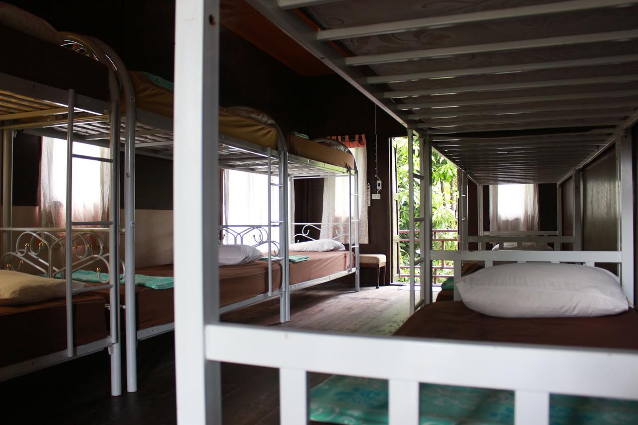 Love Station Hostel Баан-Тай Екстер'єр фото