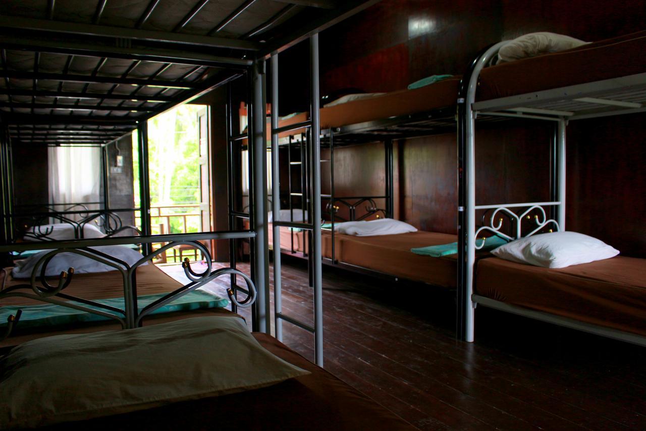 Love Station Hostel Баан-Тай Екстер'єр фото