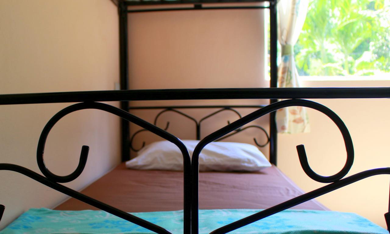 Love Station Hostel Баан-Тай Екстер'єр фото