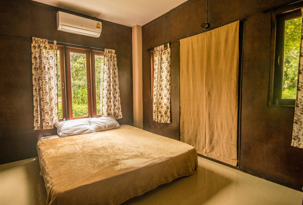 Love Station Hostel Баан-Тай Екстер'єр фото