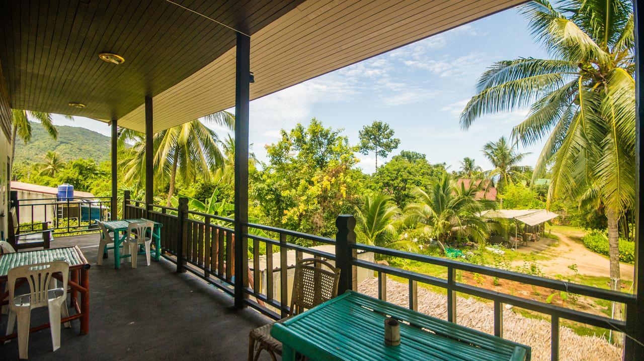 Love Station Hostel Баан-Тай Екстер'єр фото