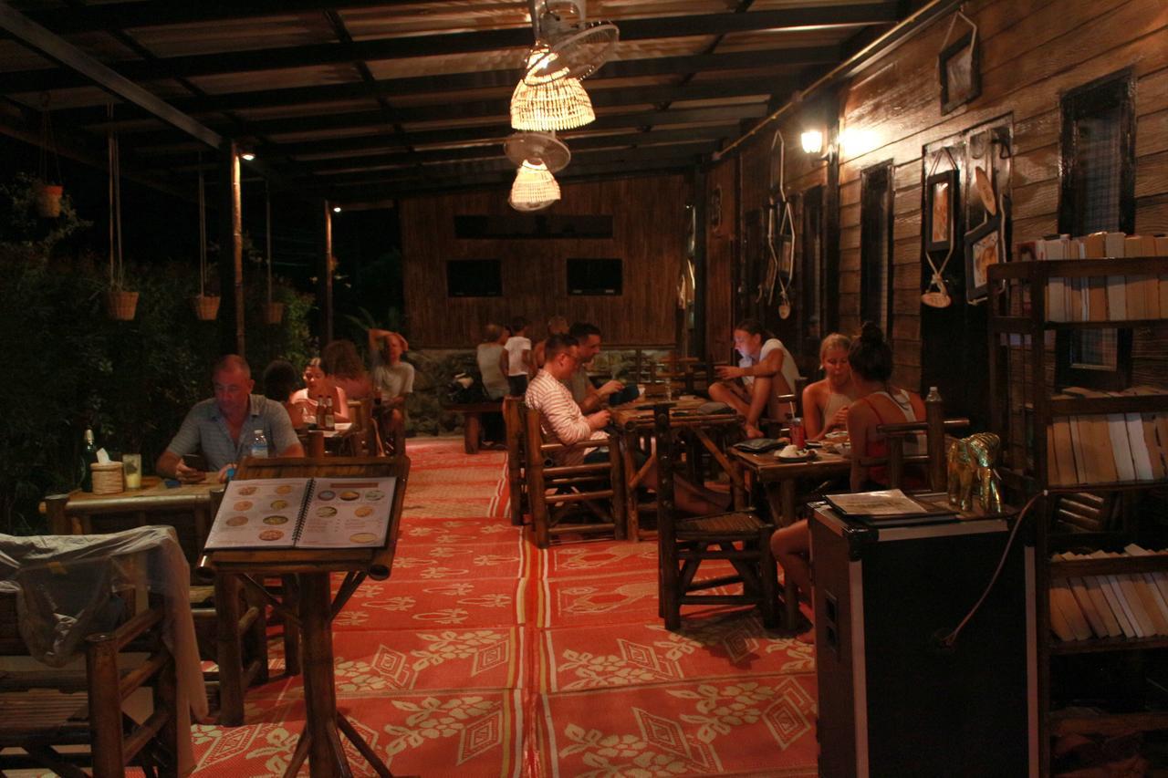 Love Station Hostel Баан-Тай Екстер'єр фото