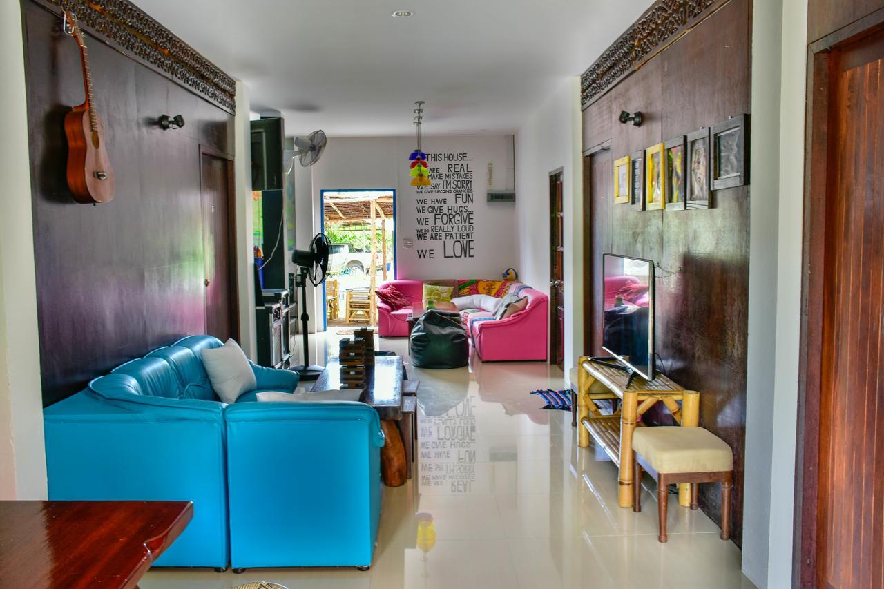 Love Station Hostel Баан-Тай Екстер'єр фото