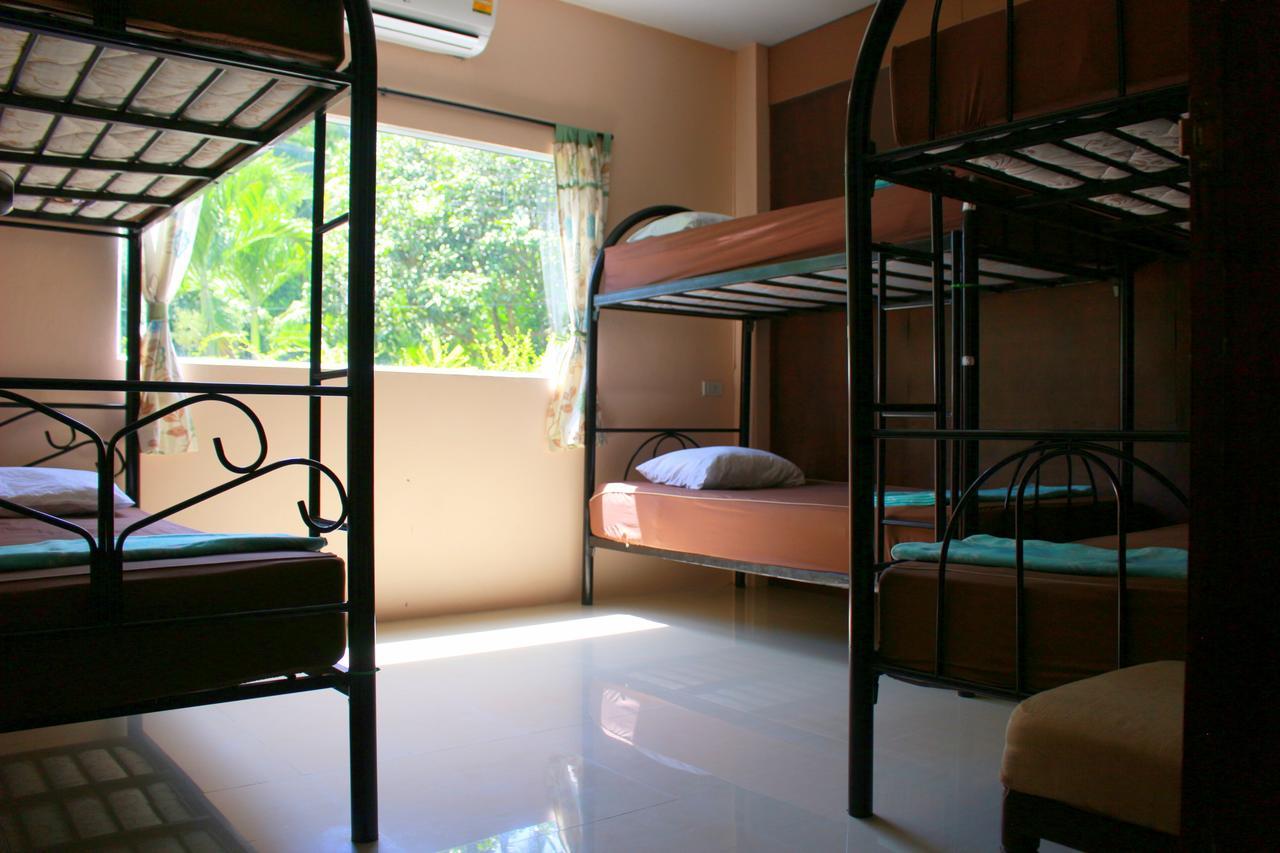 Love Station Hostel Баан-Тай Екстер'єр фото